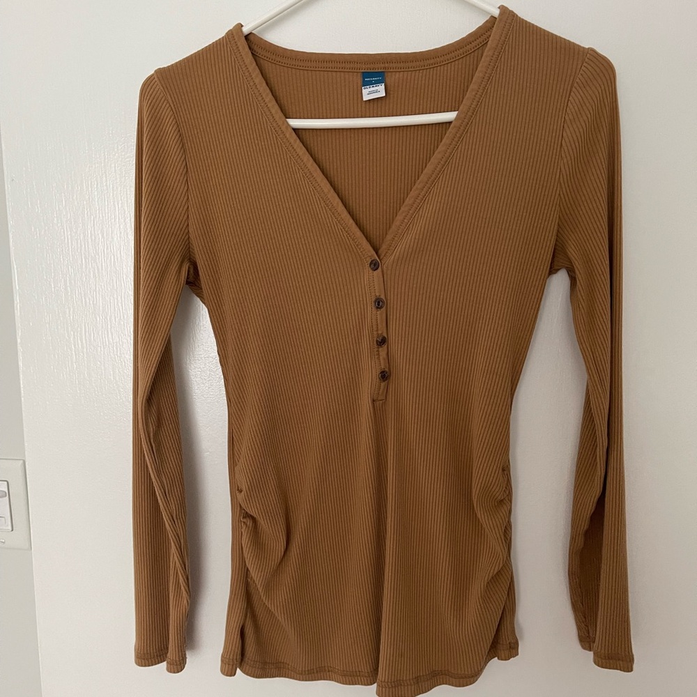 Old Navy Ribbed Long Sleeve Maternity Top